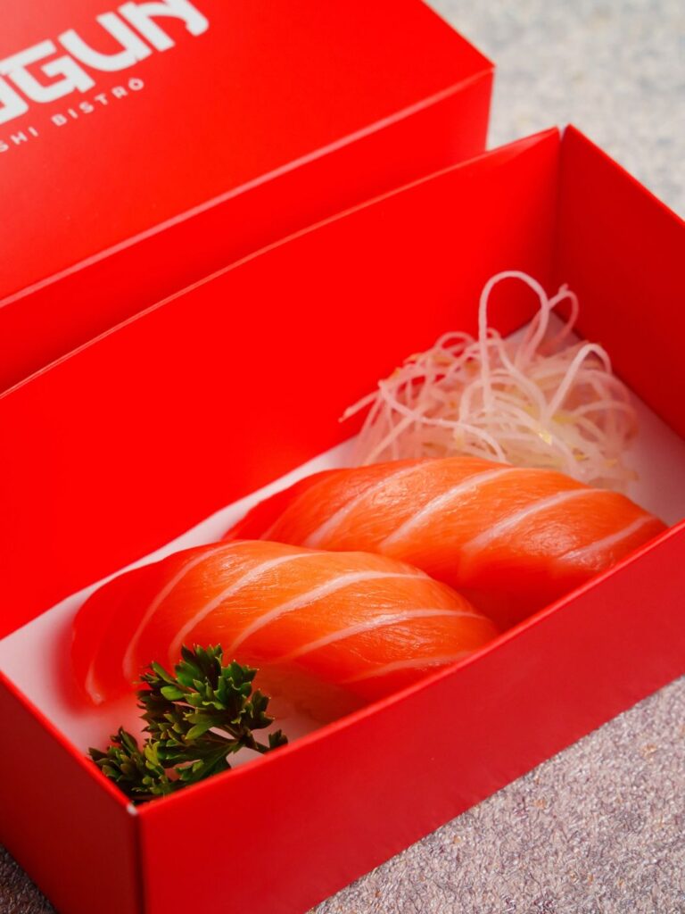 Sushi de salmão para delivery, Shogun