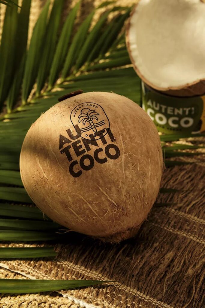 Coco com marca Autêntico Coco